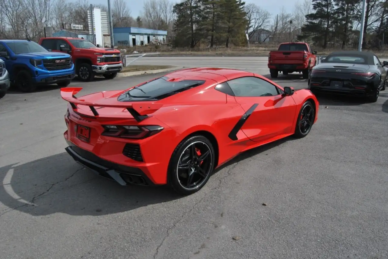 Chevrolet Corvette снимка Chevrolet Corvette