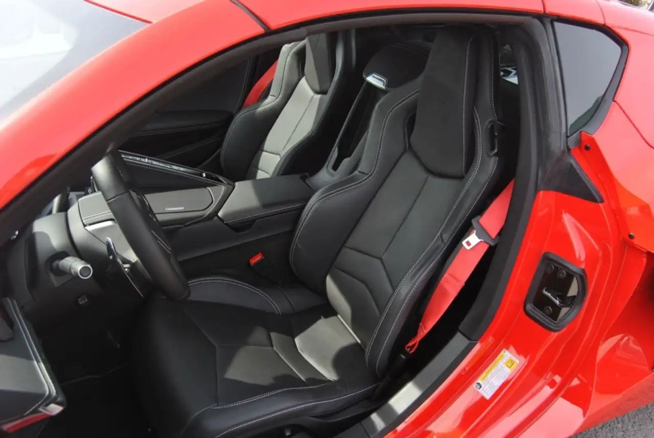 Chevrolet Corvette снимка Chevrolet Corvette