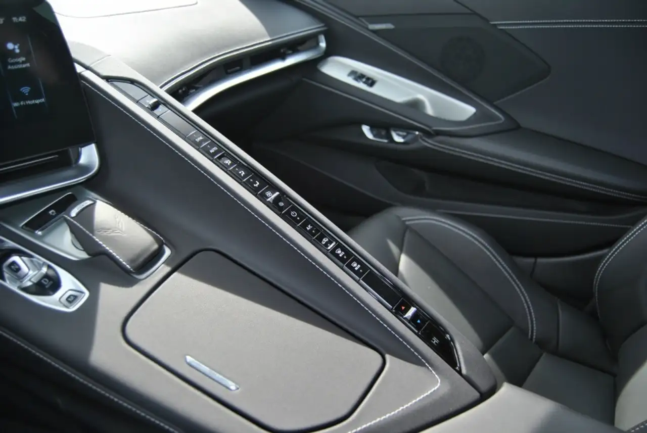 Chevrolet Corvette снимка Chevrolet Corvette