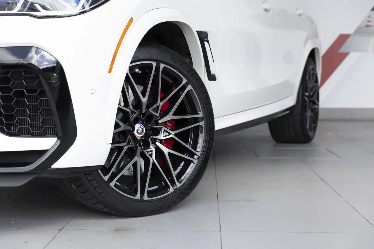 2023 BMW X6 M