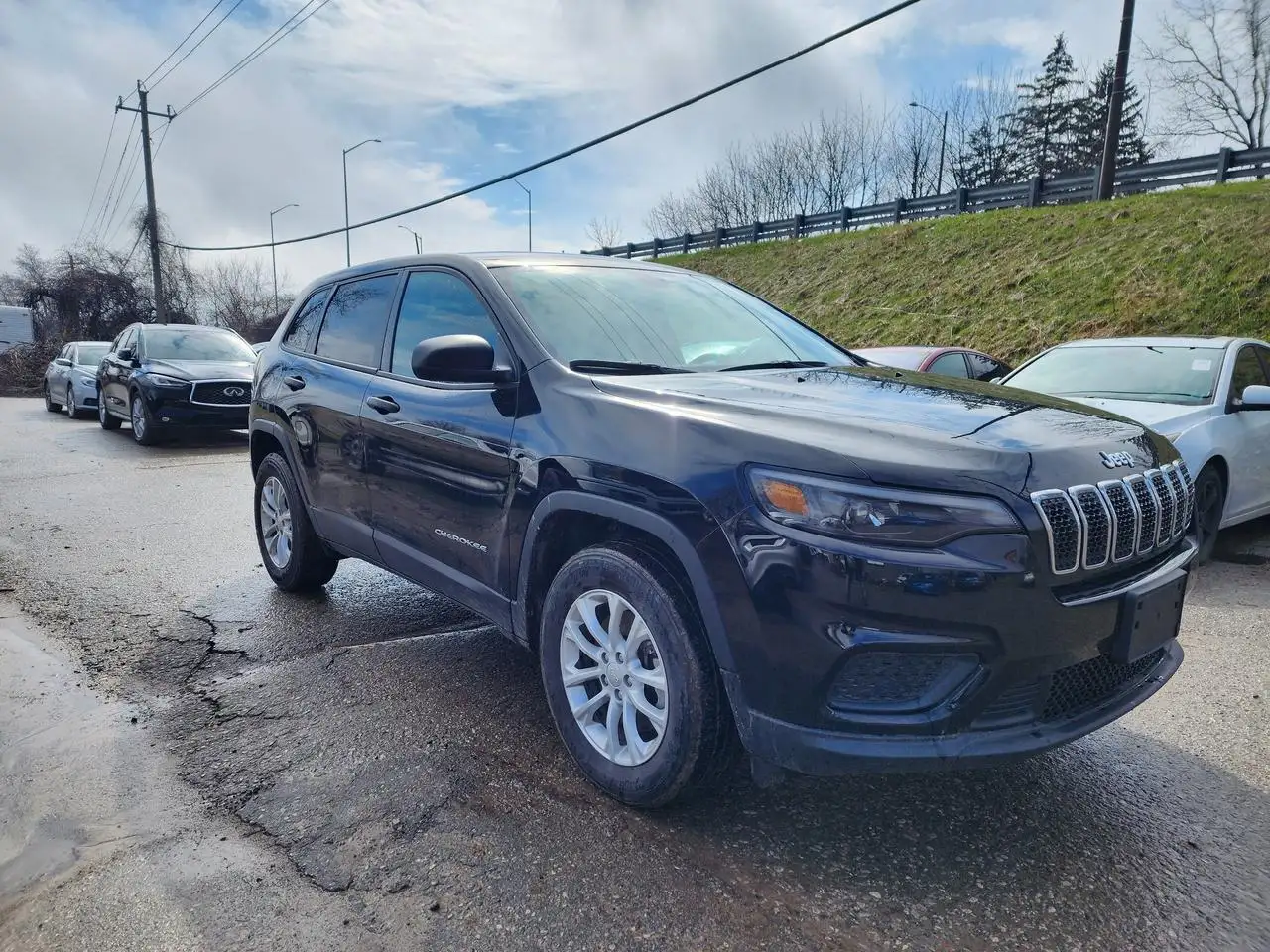 Jeep Cherokee снимка Jeep Cherokee