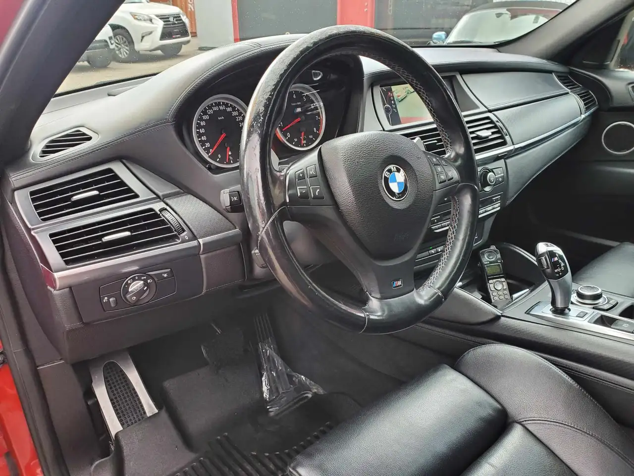 BMW X6 M снимка BMW X6 M
