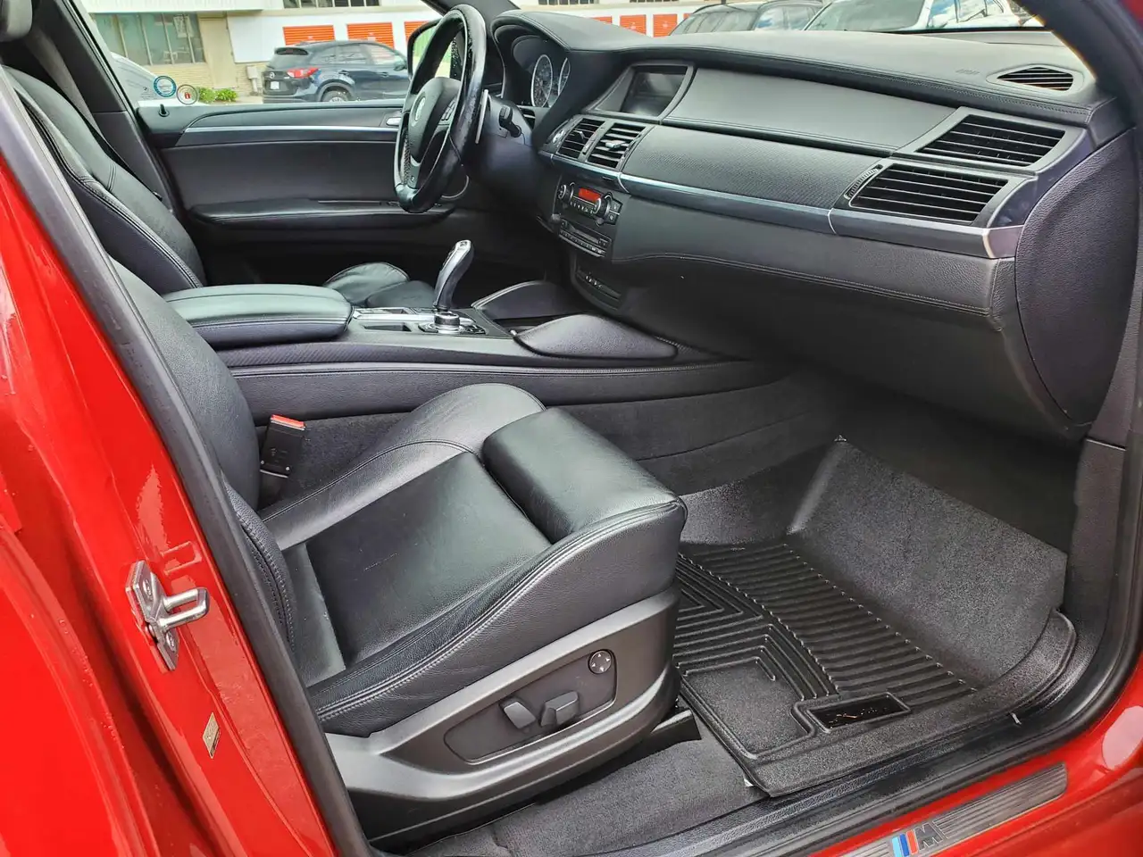 BMW X6 M снимка BMW X6 M