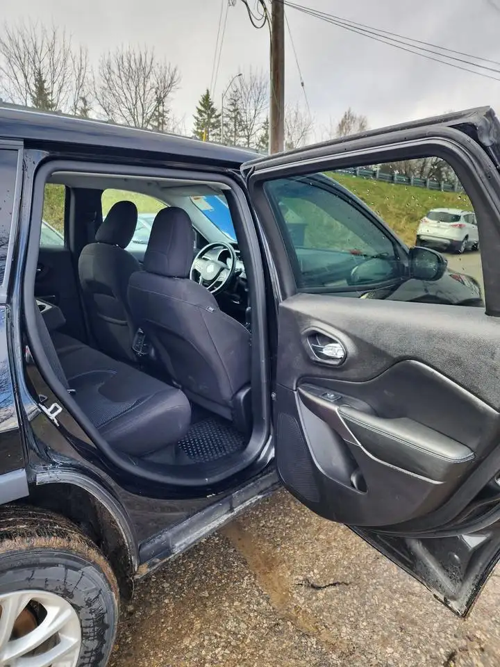 Jeep Cherokee снимка Jeep Cherokee