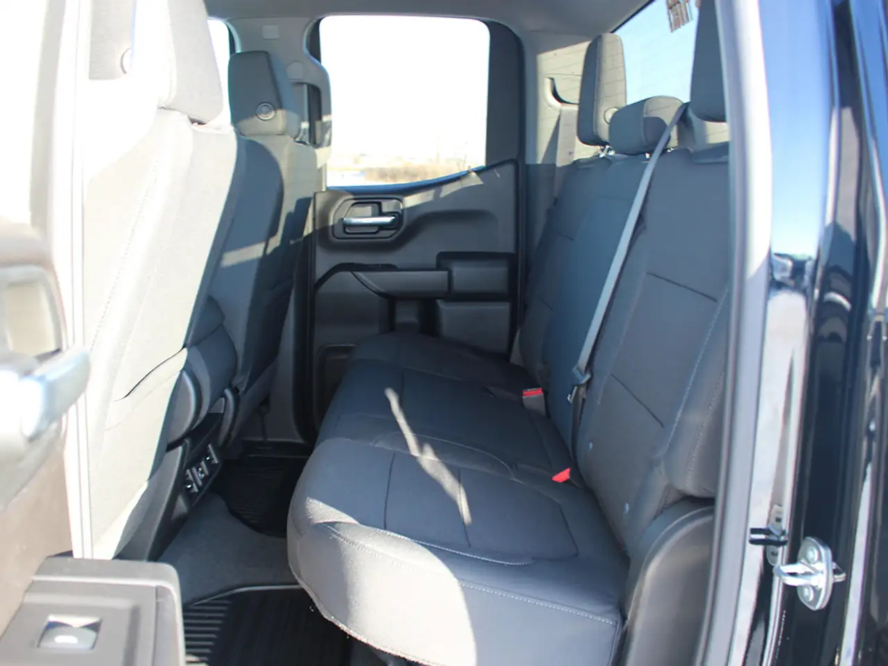 Chevrolet Silverado 1500 photo Chevrolet Silverado 1500