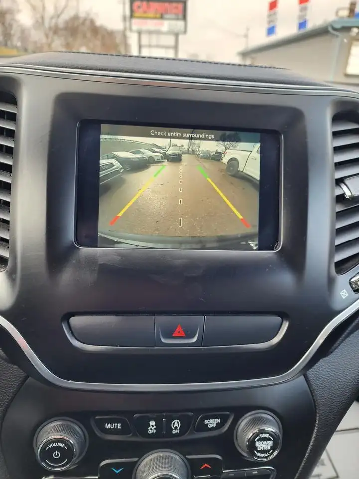 Jeep Cherokee снимка Jeep Cherokee