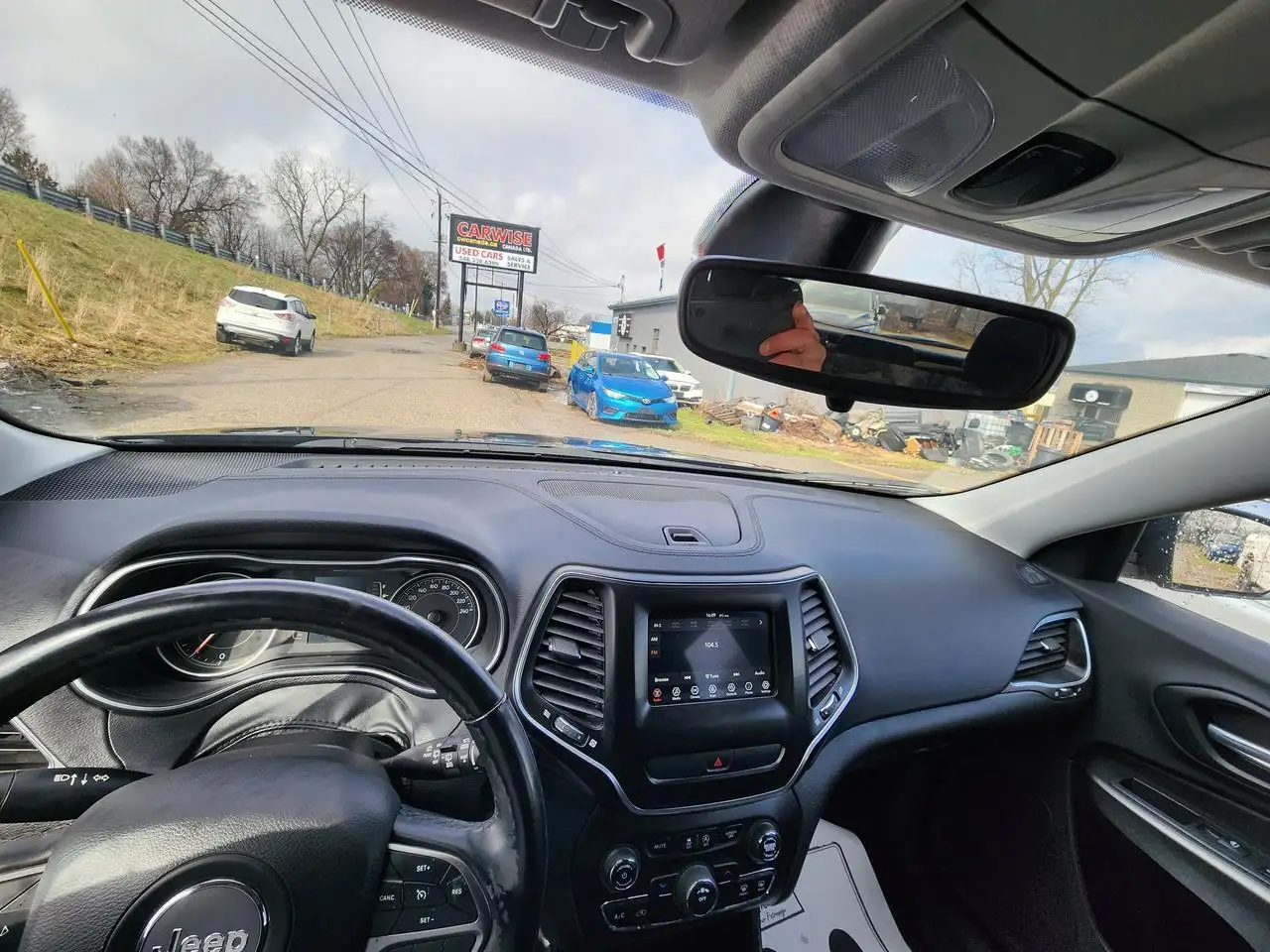 Jeep Cherokee снимка Jeep Cherokee