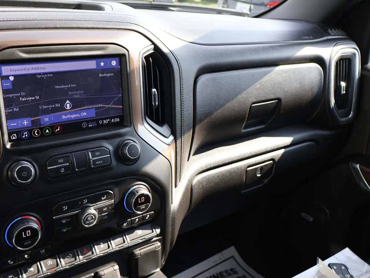 Chevrolet Silverado 1500 снимка Chevrolet Silverado 1500