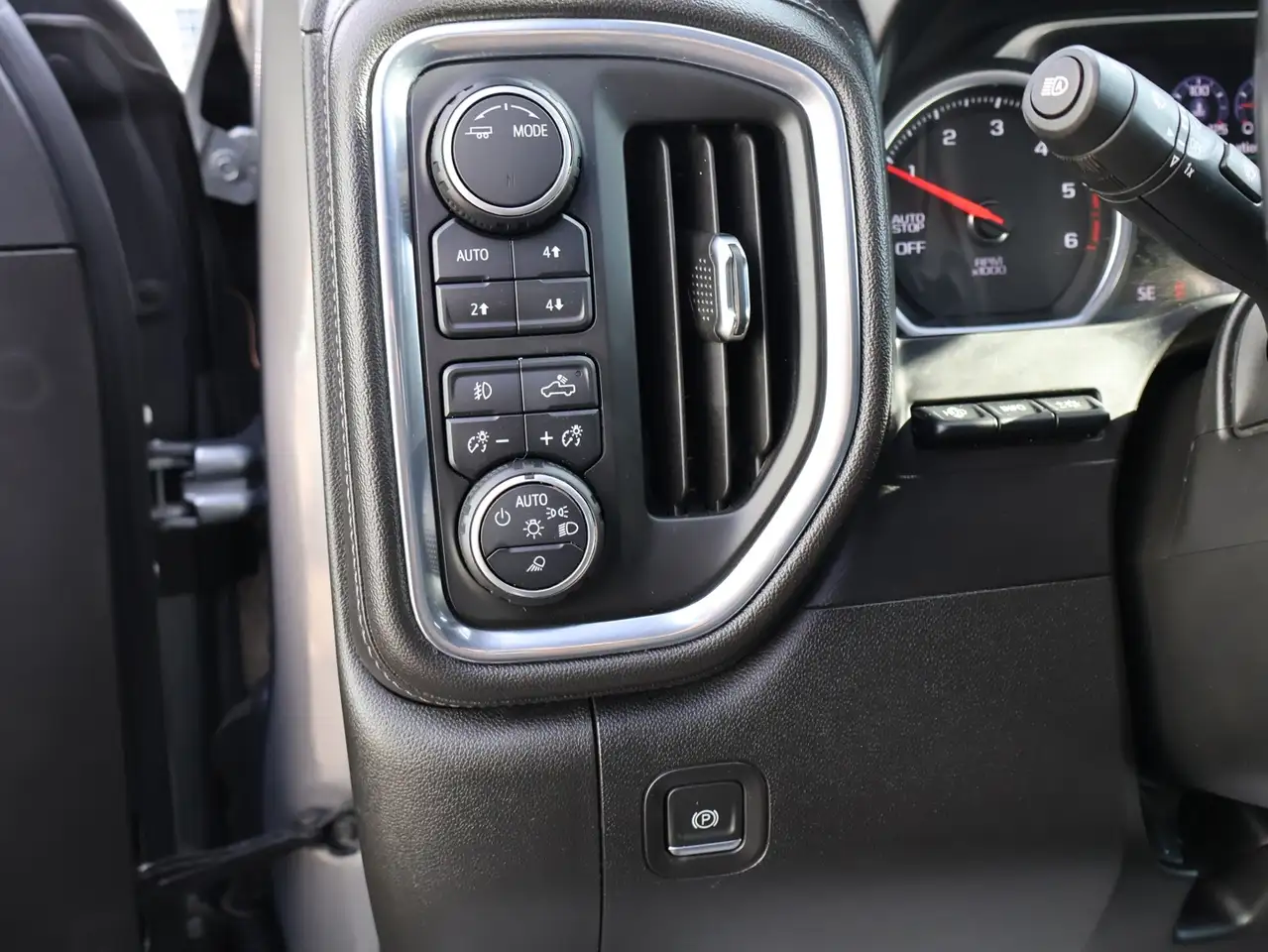 Chevrolet Silverado 1500 снимка Chevrolet Silverado 1500