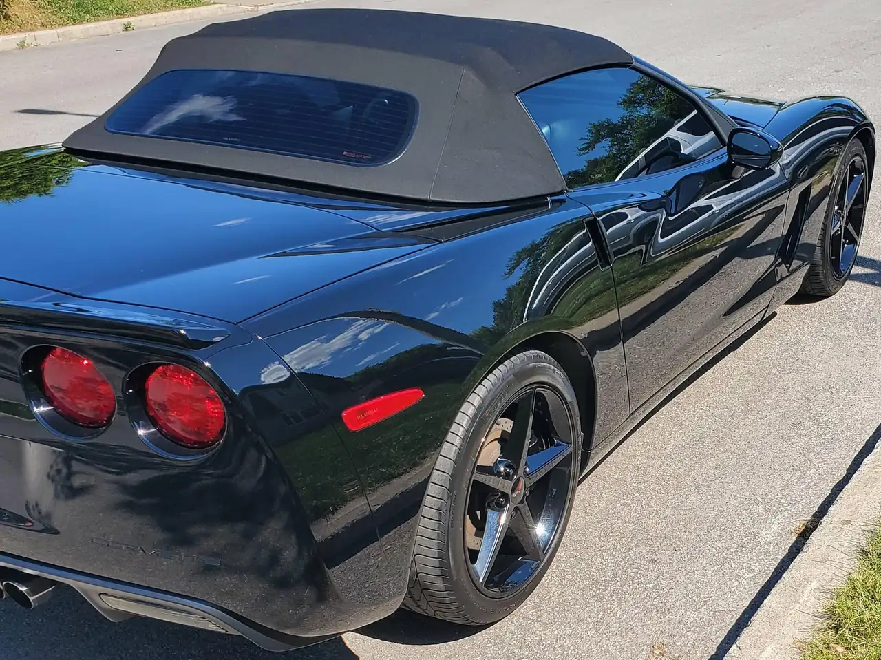 Chevrolet Corvette photo Chevrolet Corvette