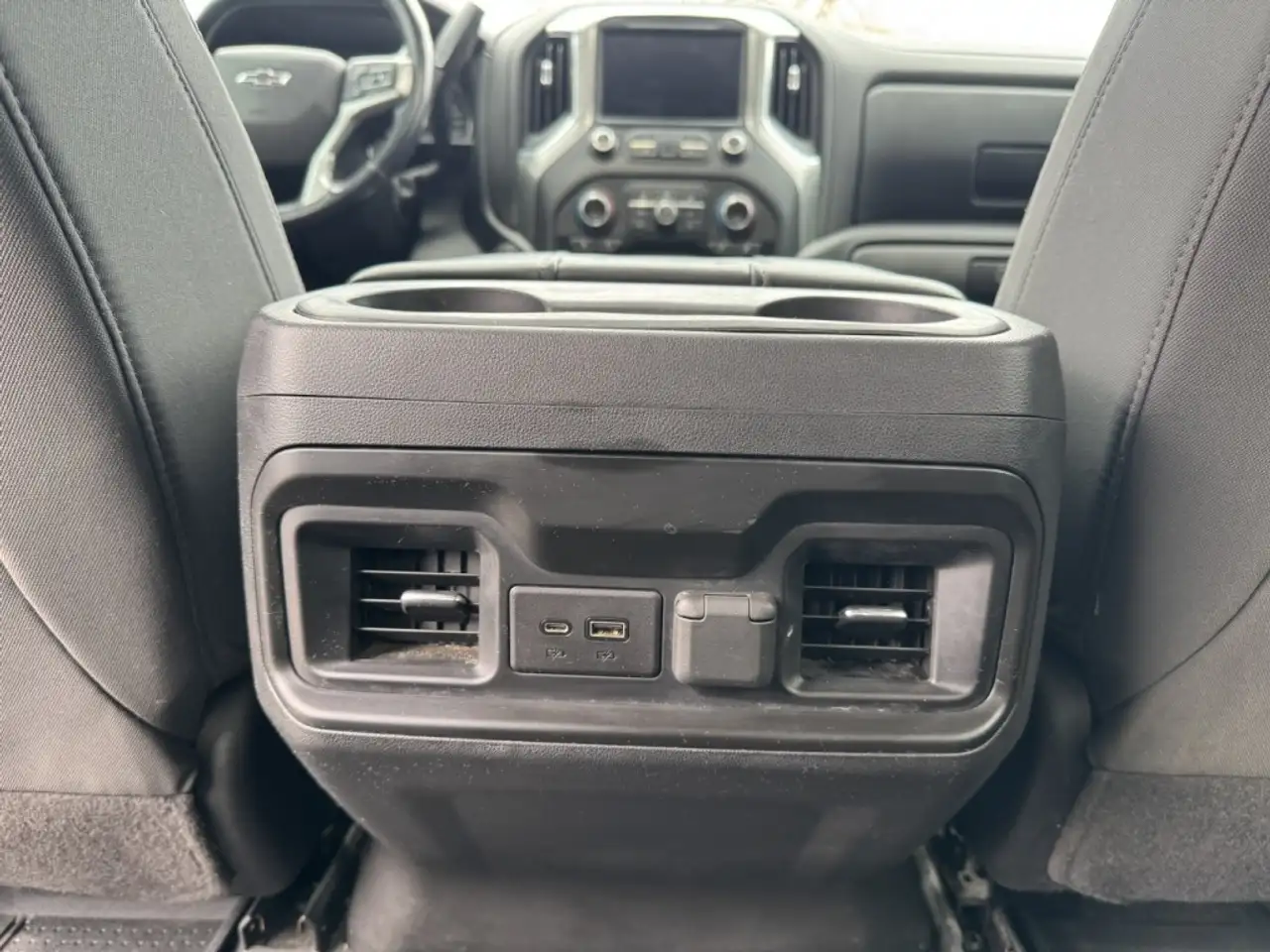 Chevrolet Silverado 1500 снимка Chevrolet Silverado 1500