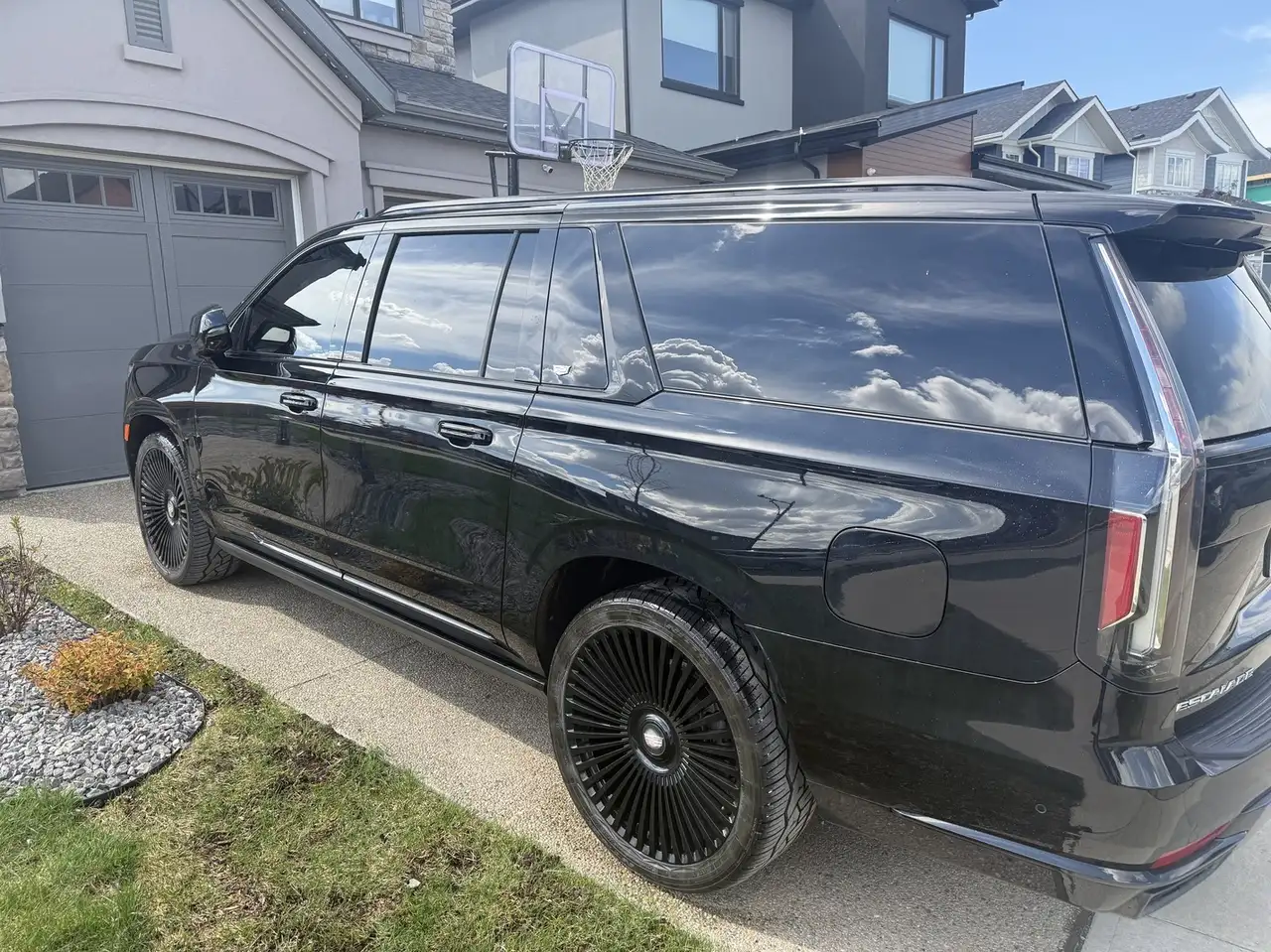 Cadillac Escalade photo Cadillac Escalade