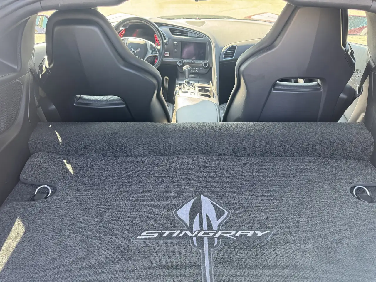 Chevrolet Corvette снимка Chevrolet Corvette