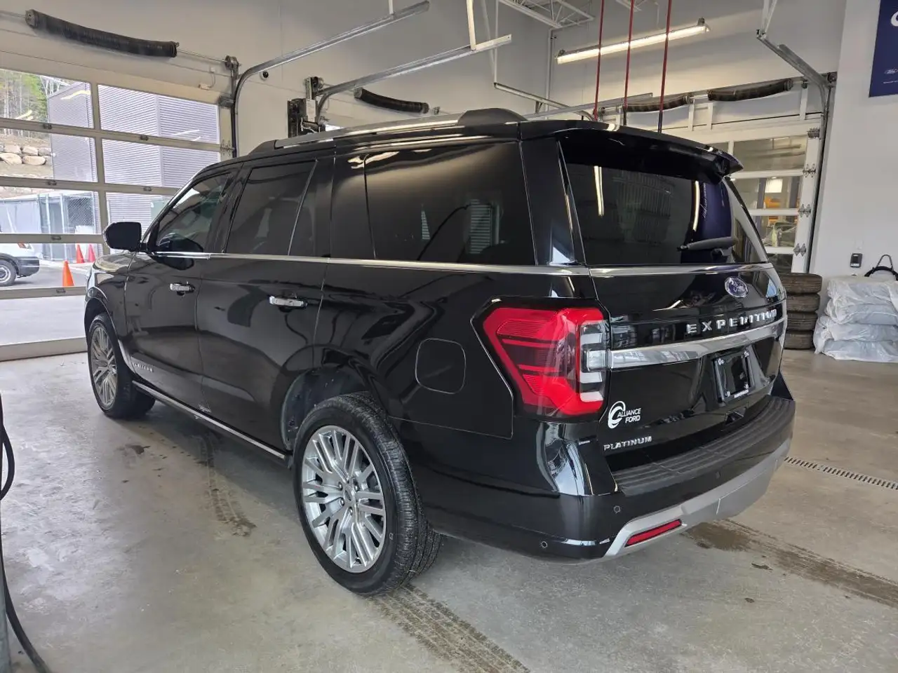 Ford Expedition снимка Ford Expedition