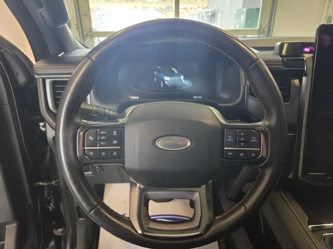 Ford Expedition снимка Ford Expedition