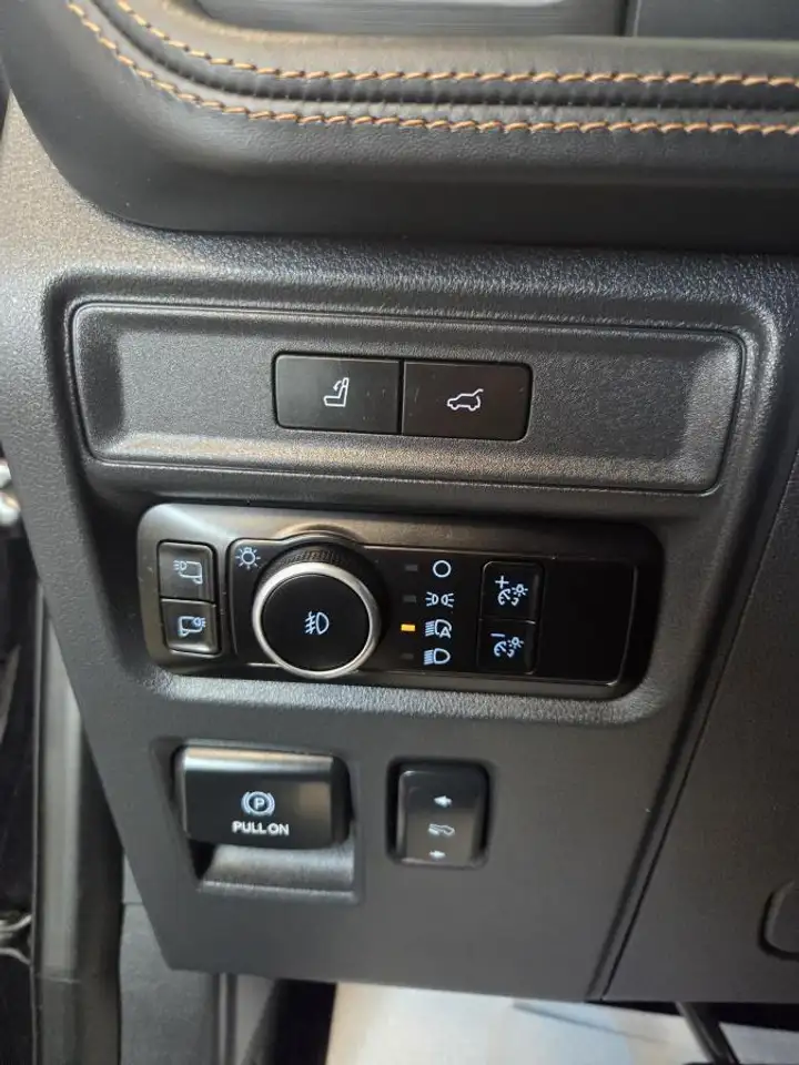 Ford Expedition снимка Ford Expedition