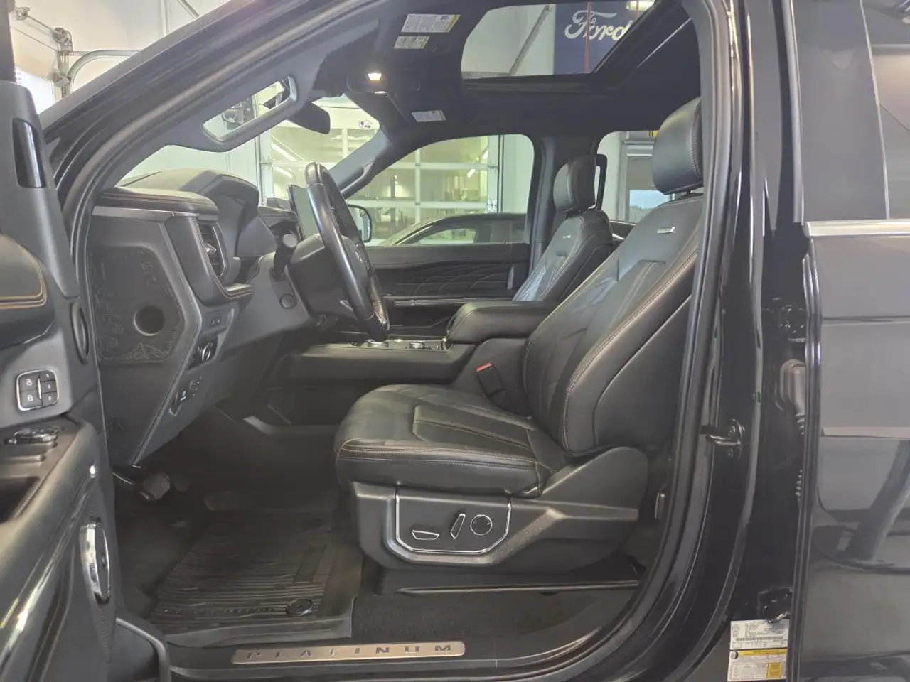 Ford Expedition снимка Ford Expedition