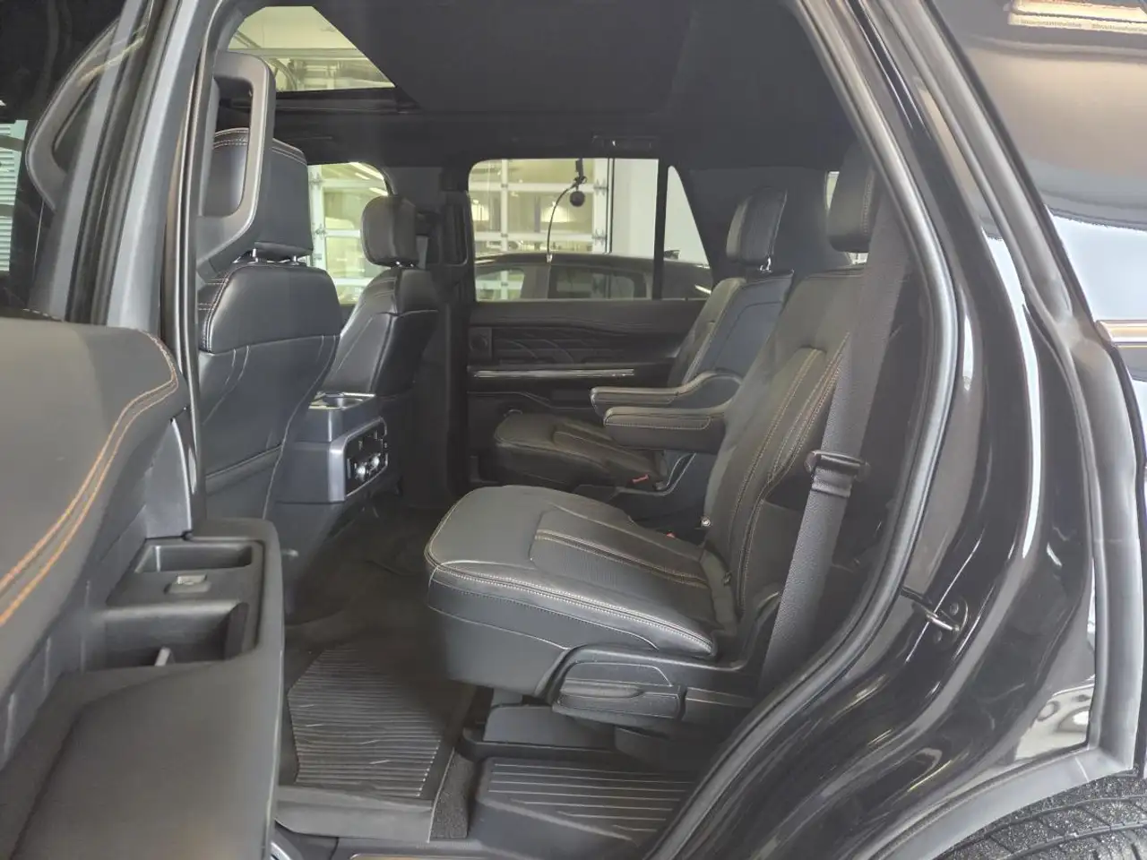 Ford Expedition снимка Ford Expedition