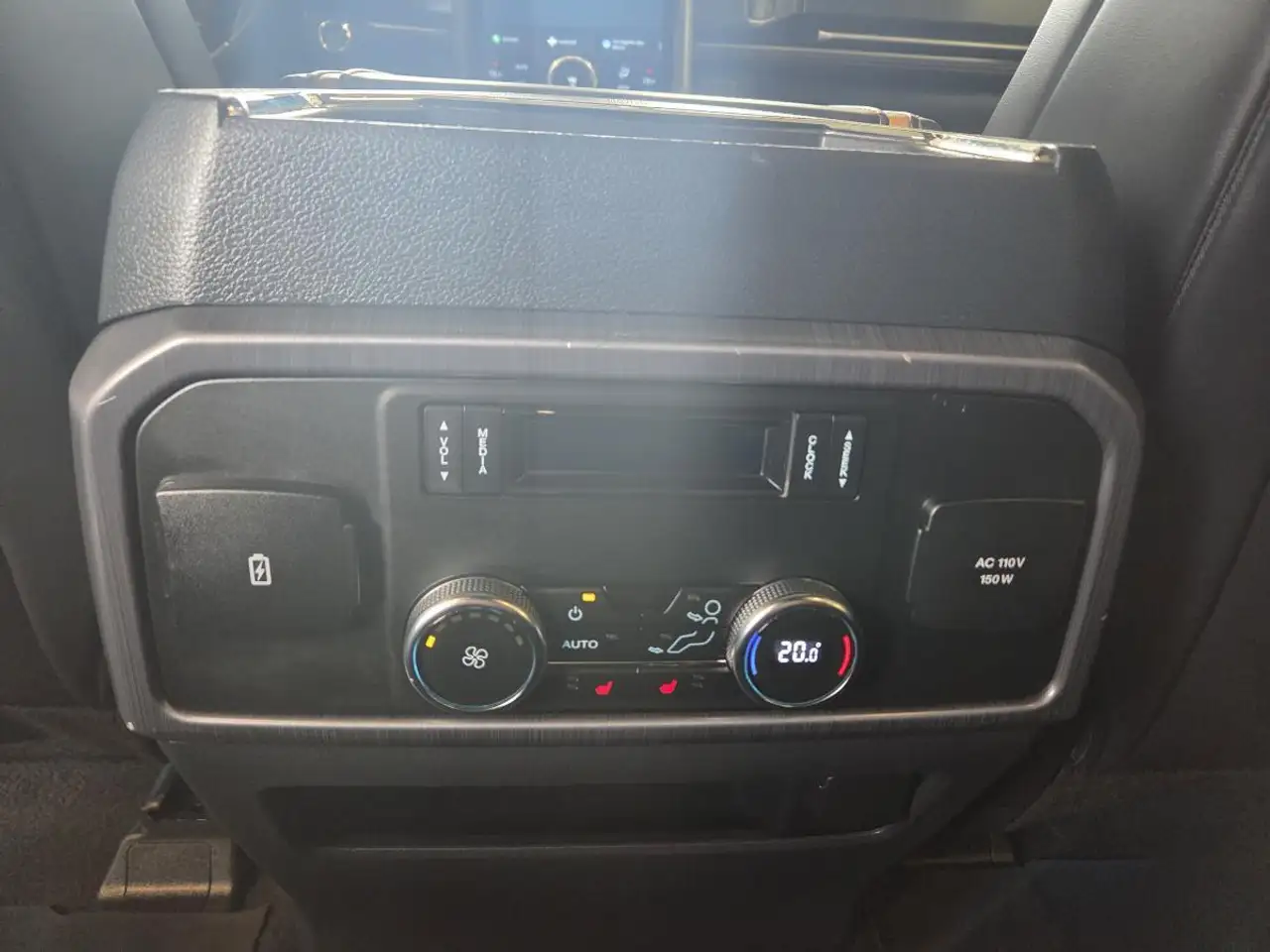 Ford Expedition снимка Ford Expedition