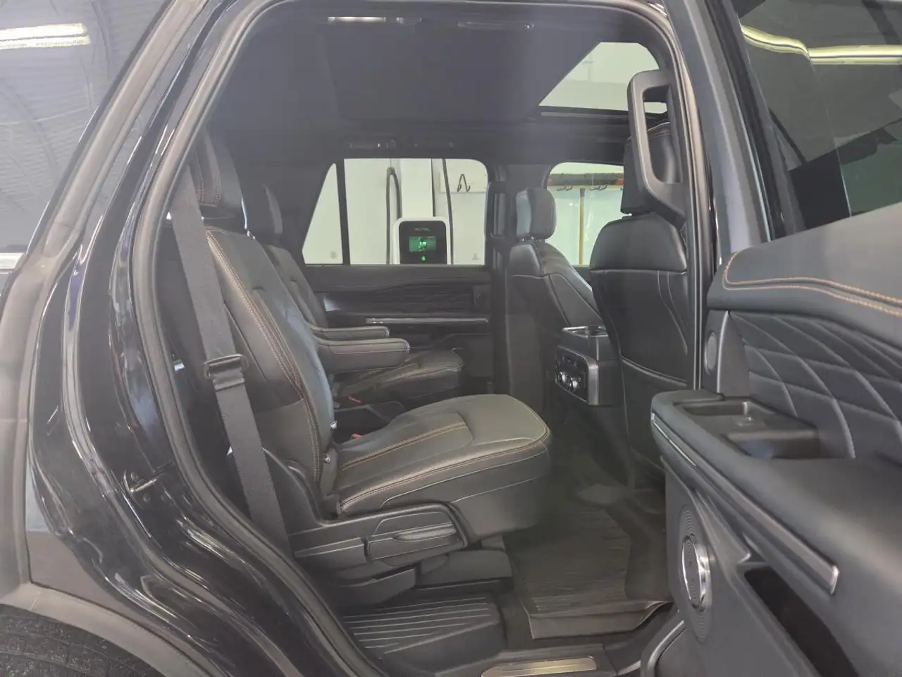 Ford Expedition снимка Ford Expedition