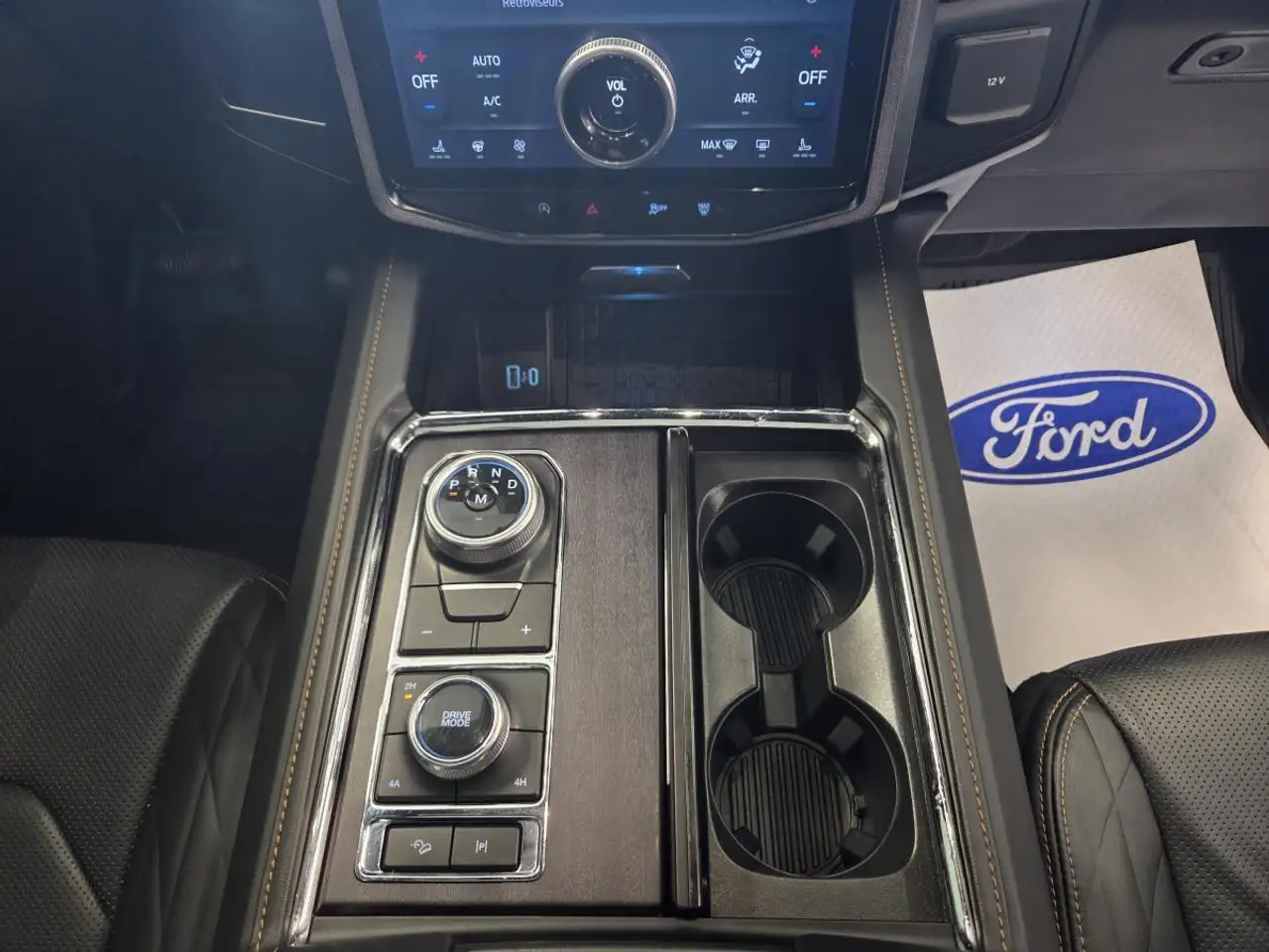 Ford Expedition снимка Ford Expedition