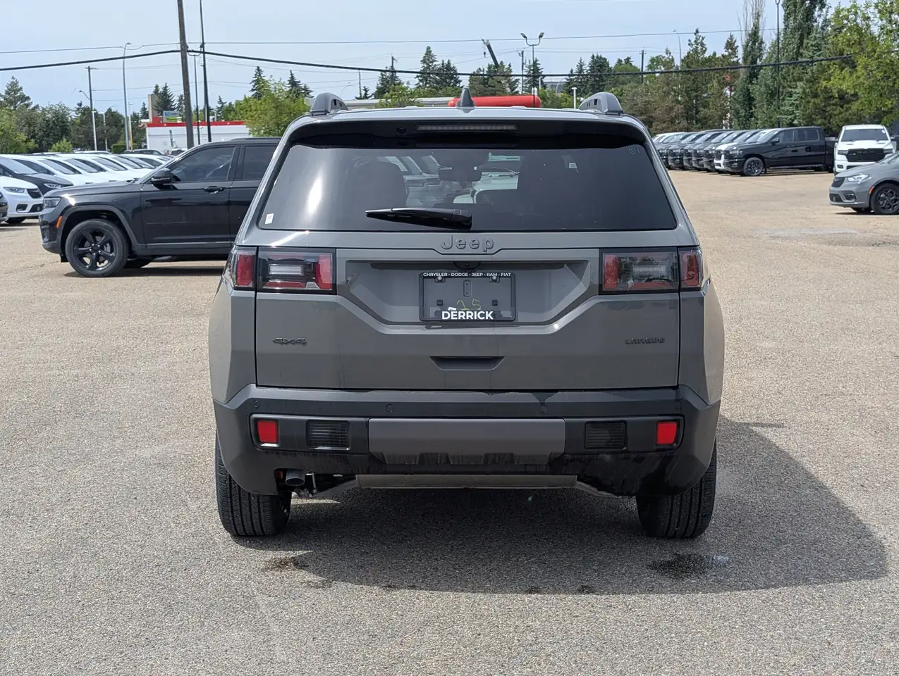 Jeep Cherokee снимка Jeep Cherokee
