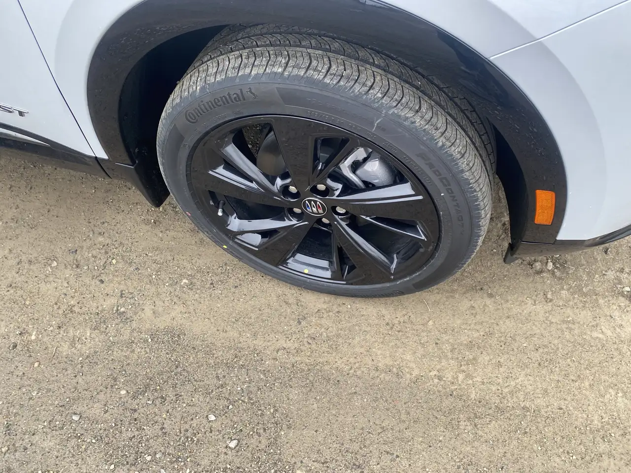 Buick Envision photo Buick Envision