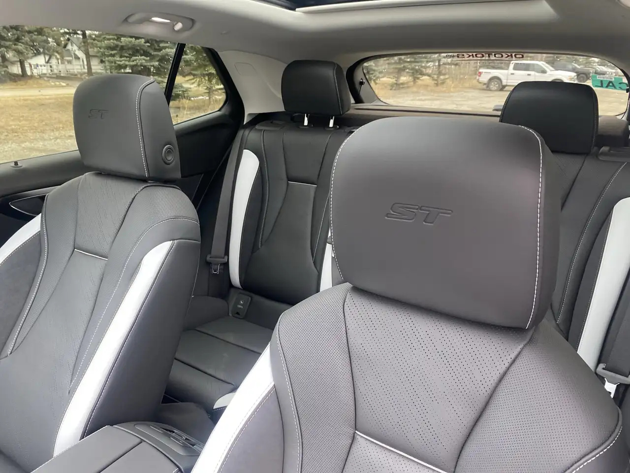 Buick Envision photo Buick Envision