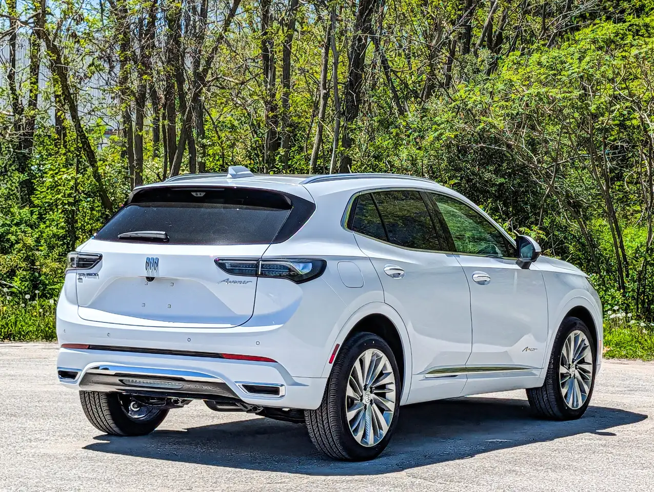 Buick Envision photo Buick Envision