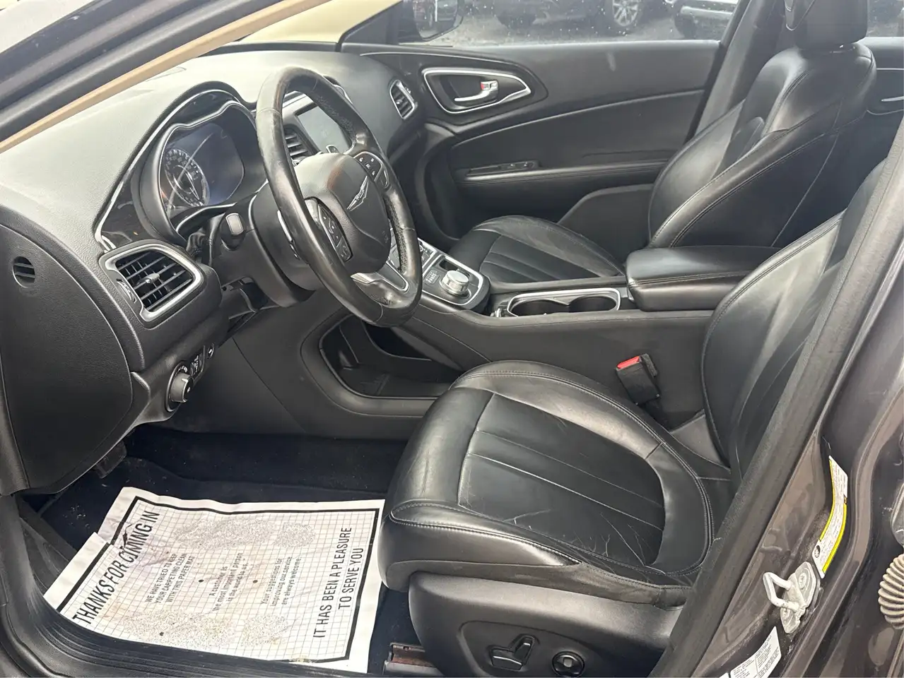 Chrysler 200 снимка Chrysler 200