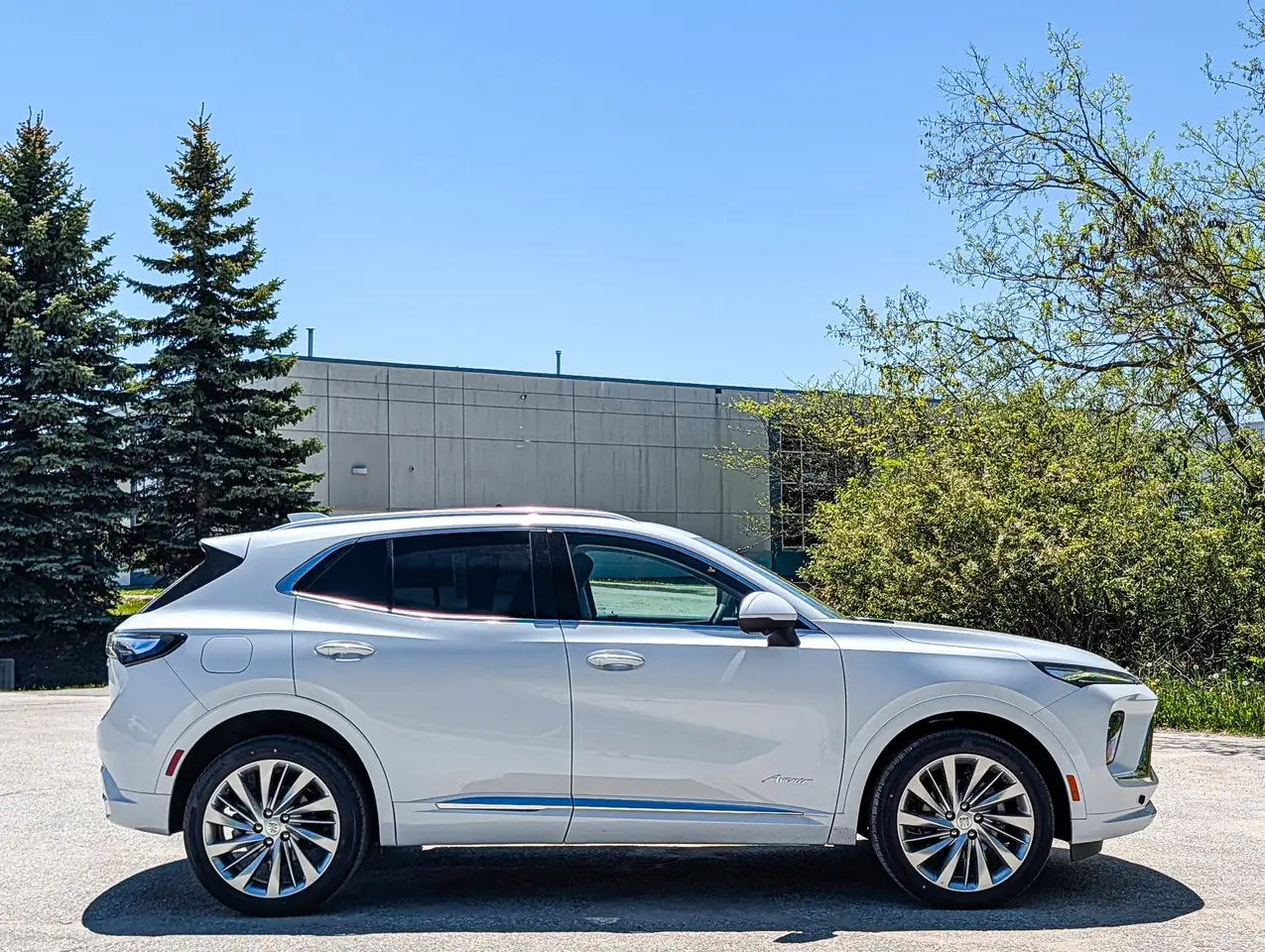 Buick Envision photo Buick Envision