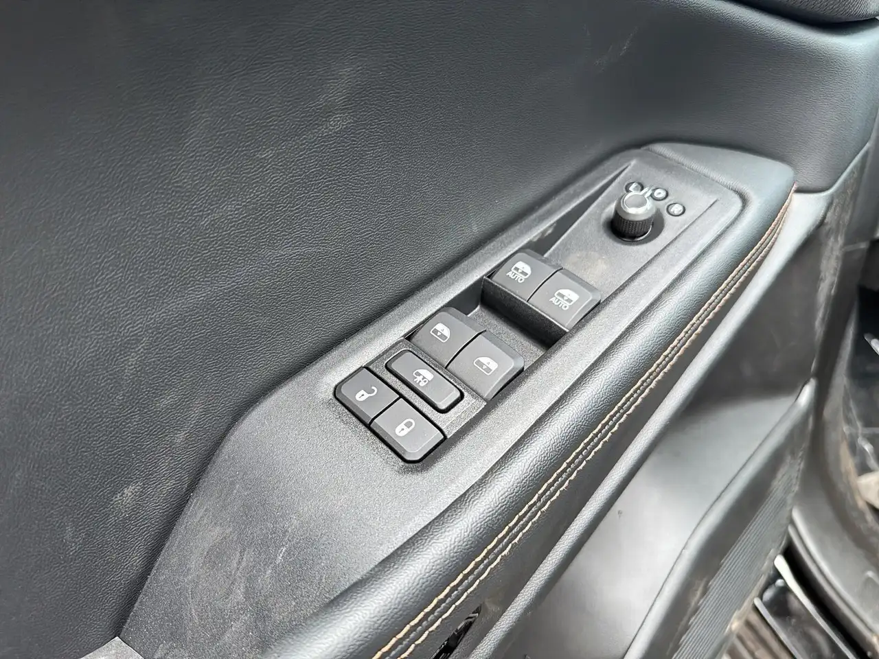 Jeep Cherokee снимка Jeep Cherokee
