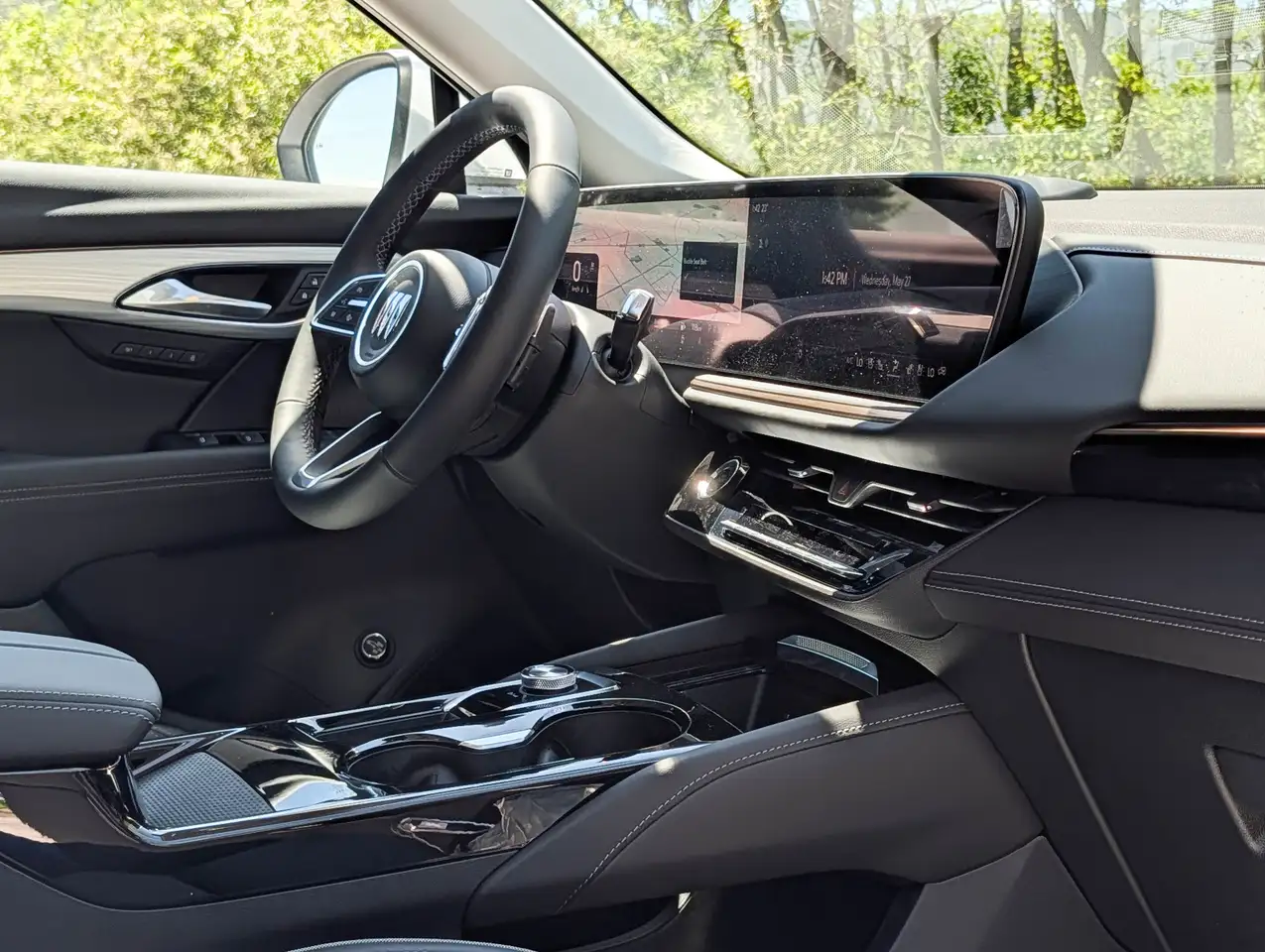 Buick Envision photo Buick Envision