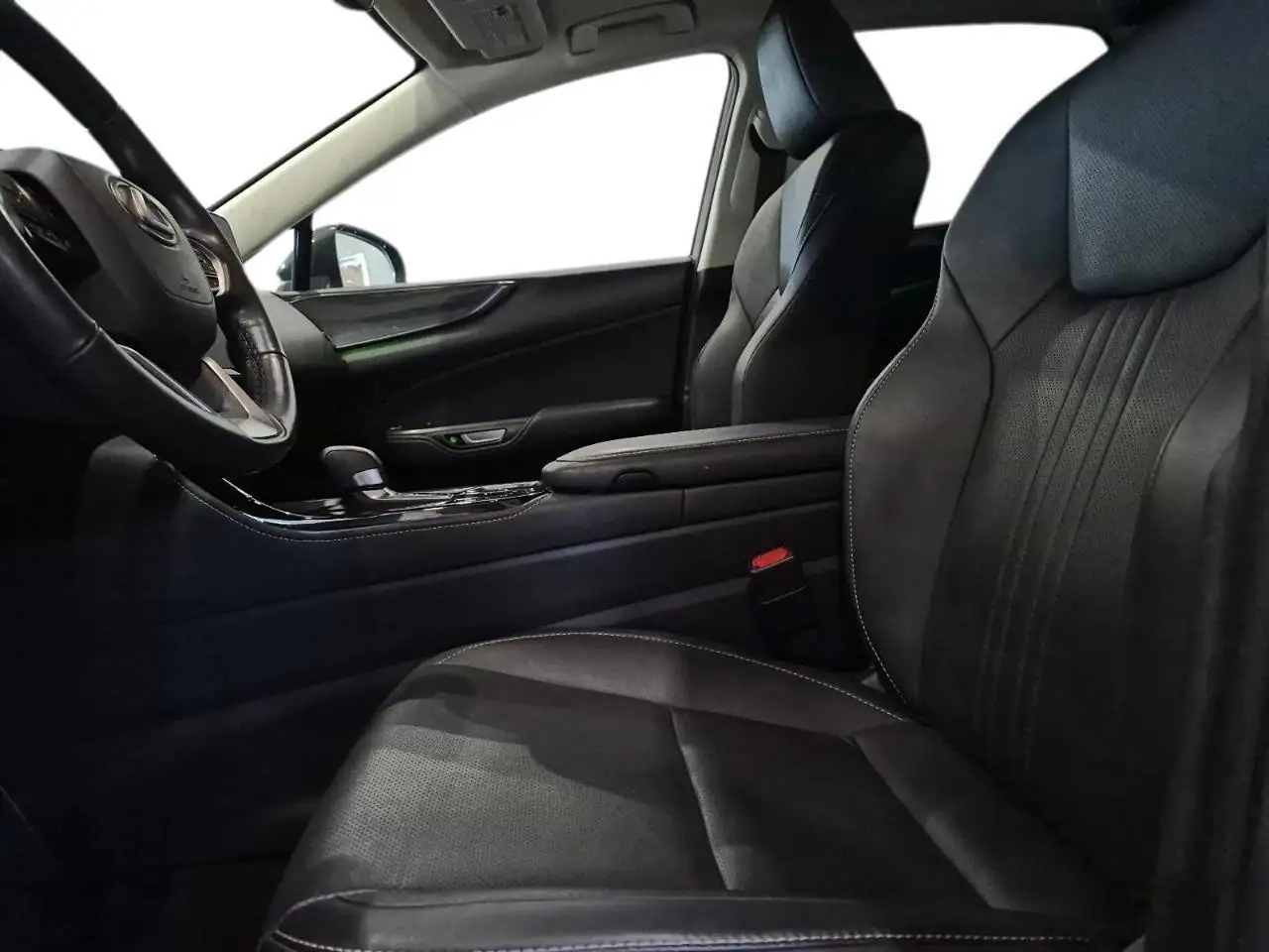 Lexus NX fotografie Lexus NX