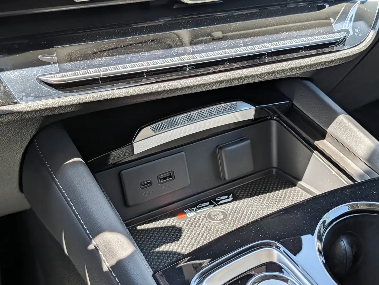 Buick Envision photo Buick Envision