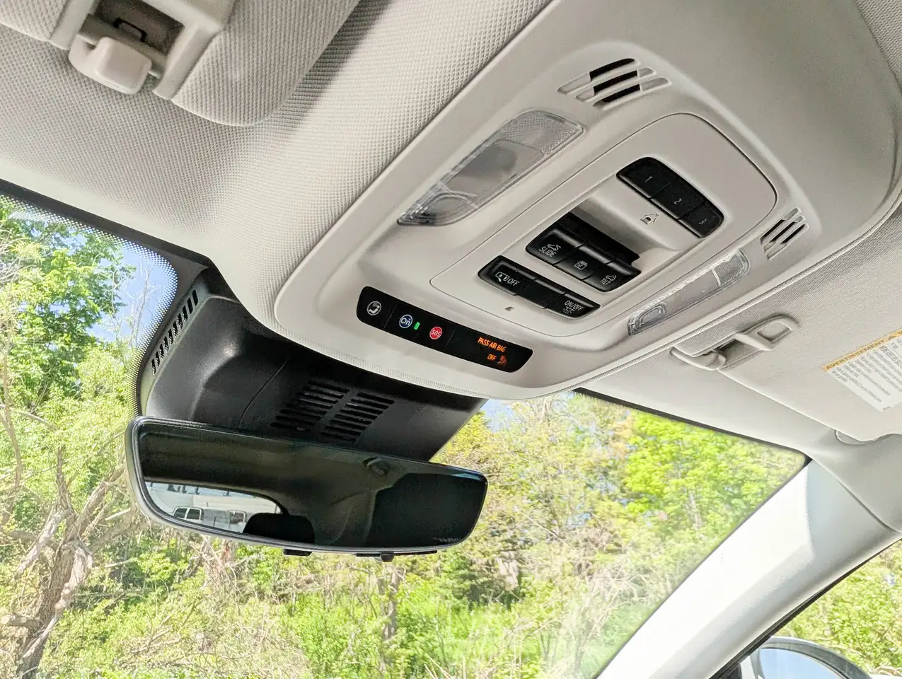 Buick Envision photo Buick Envision