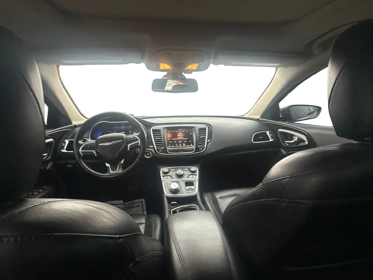 Chrysler 200 снимка Chrysler 200