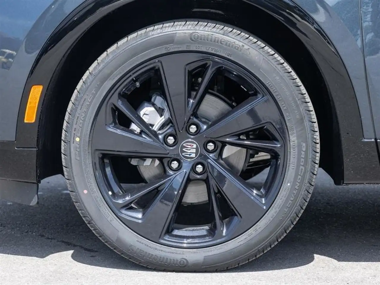 Buick Envision photo Buick Envision
