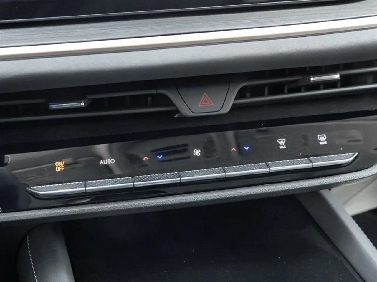 Buick Envision photo Buick Envision