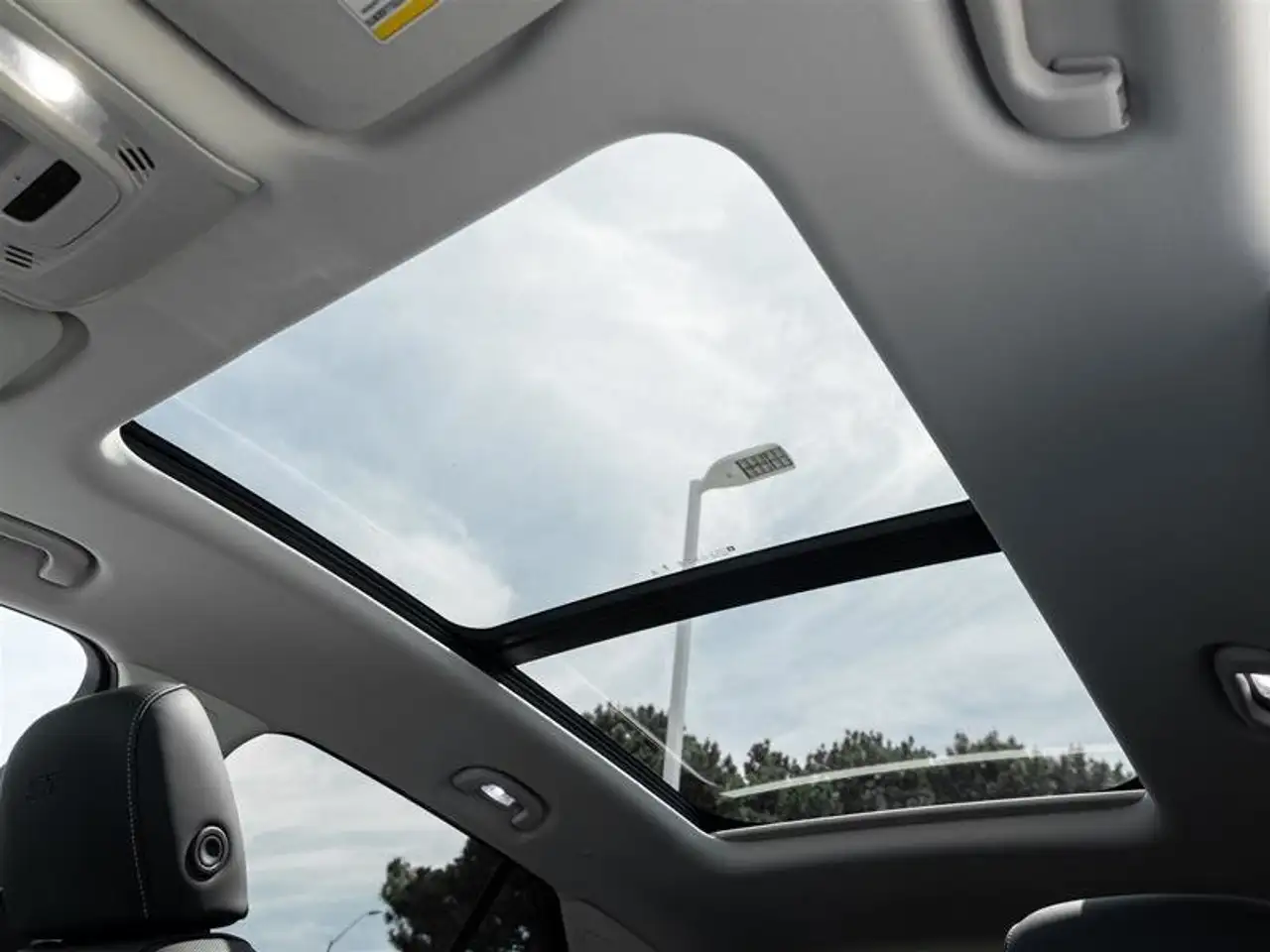 Buick Envision photo Buick Envision