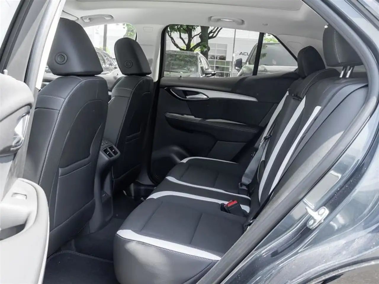 Buick Envision photo Buick Envision