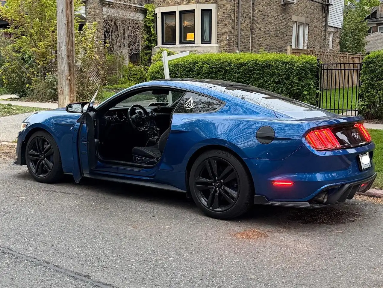 Ford Mustang photo Ford Mustang