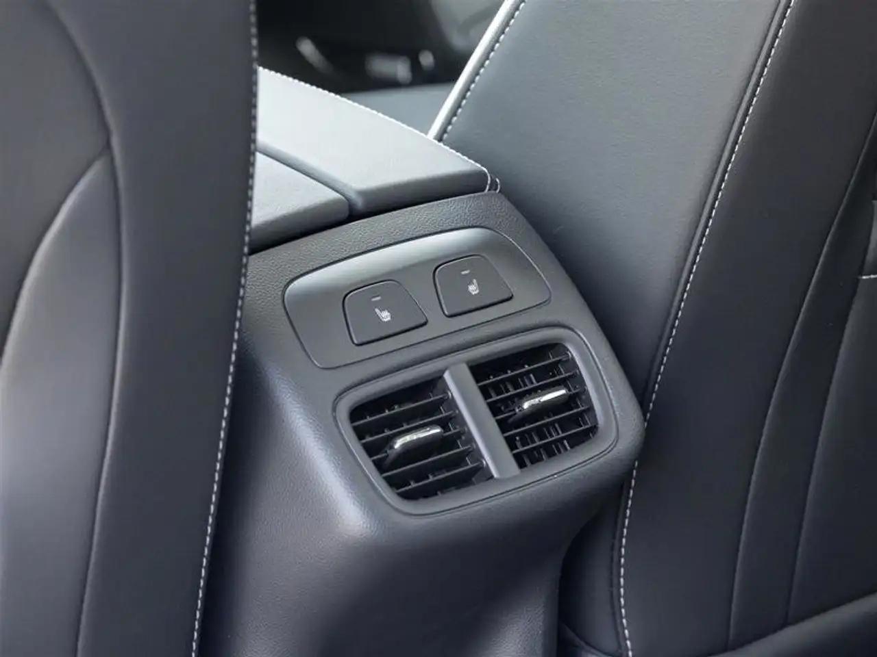Buick Envision photo Buick Envision