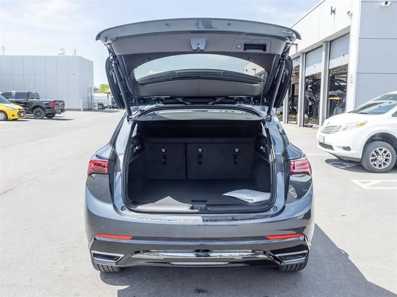 Buick Envision photo Buick Envision