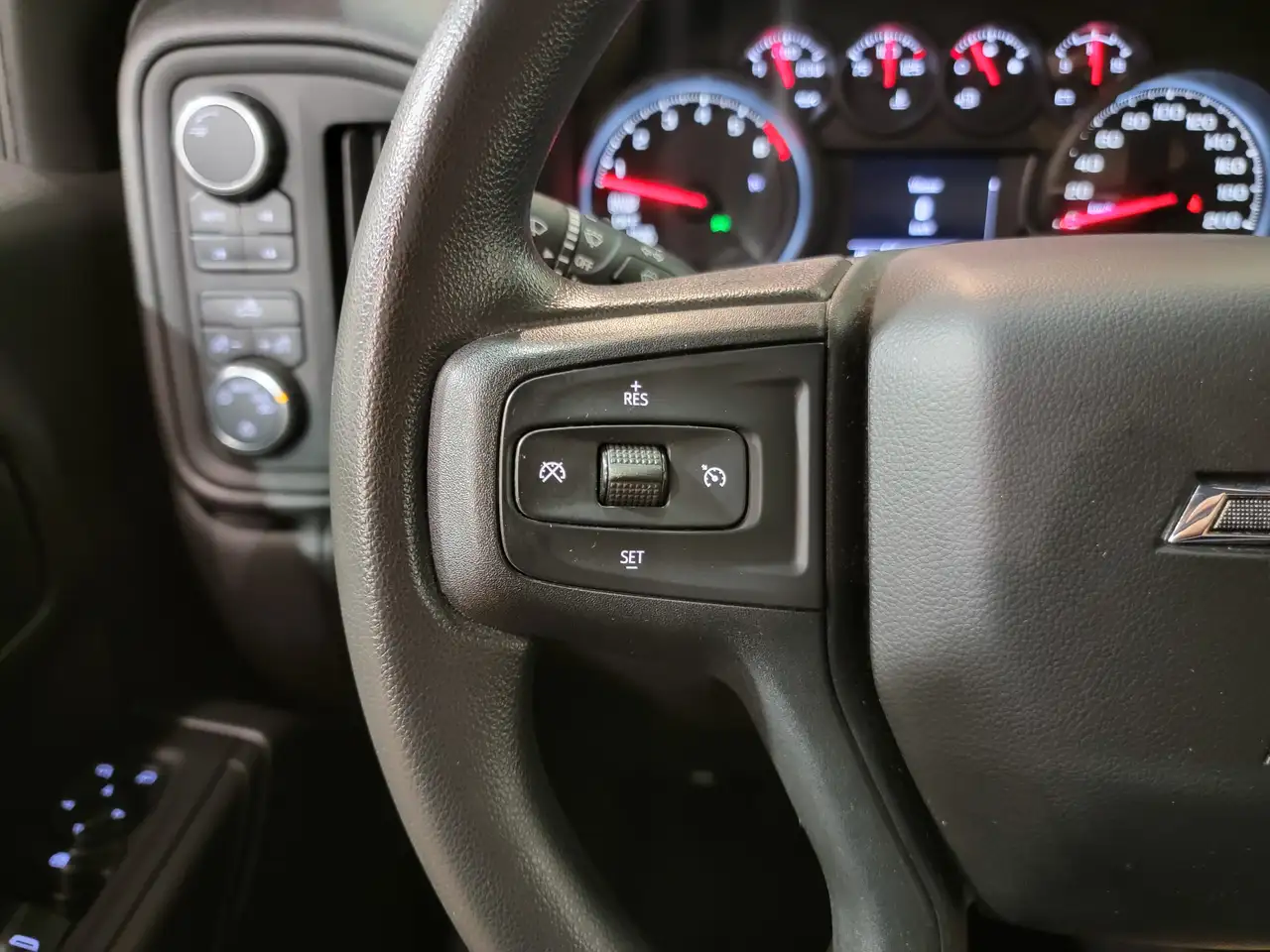 Chevrolet Silverado 1500 снимка Chevrolet Silverado 1500