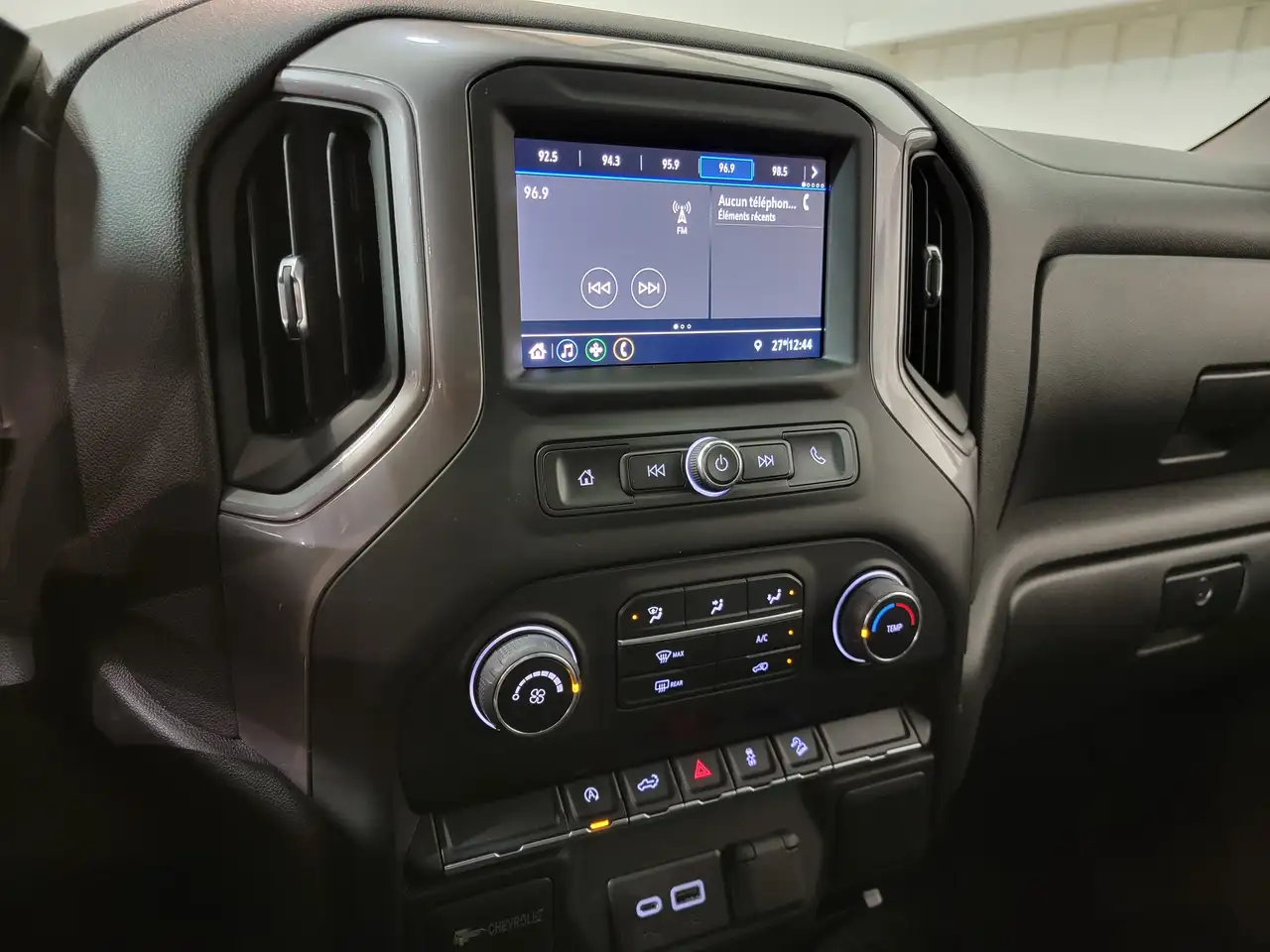 Chevrolet Silverado 1500 снимка Chevrolet Silverado 1500