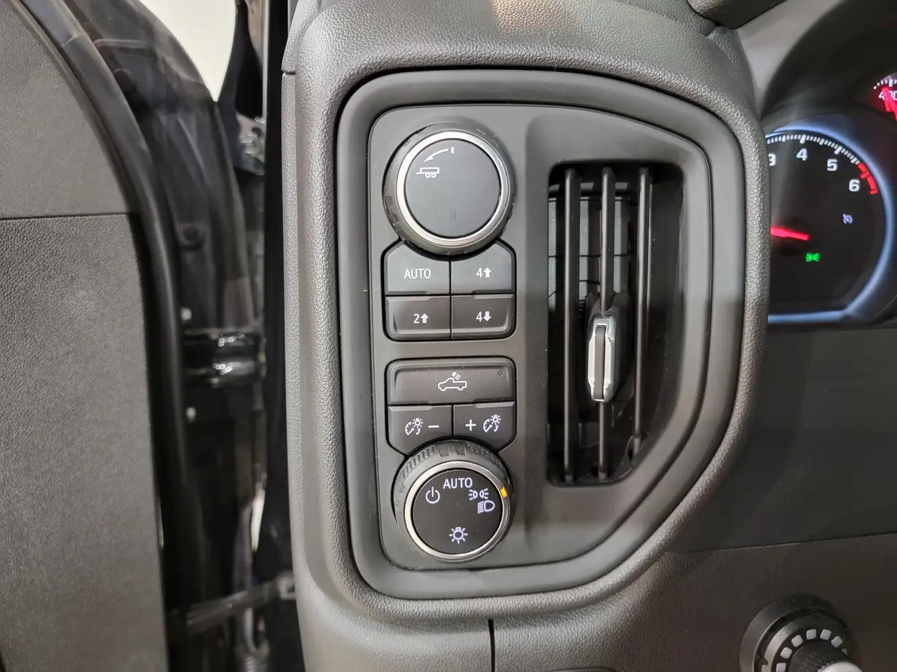 Chevrolet Silverado 1500 снимка Chevrolet Silverado 1500