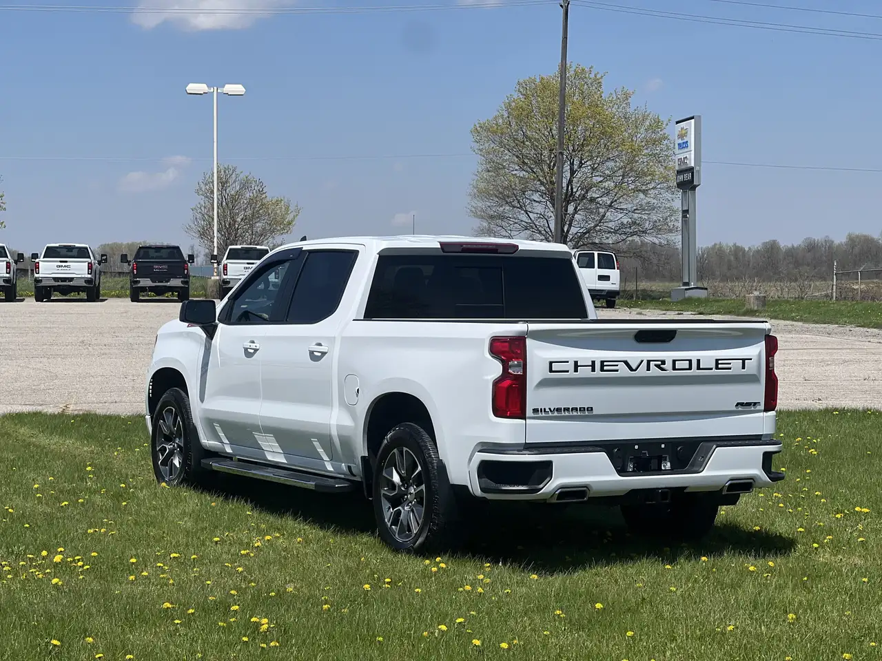 Chevrolet Silverado 1500 снимка Chevrolet Silverado 1500