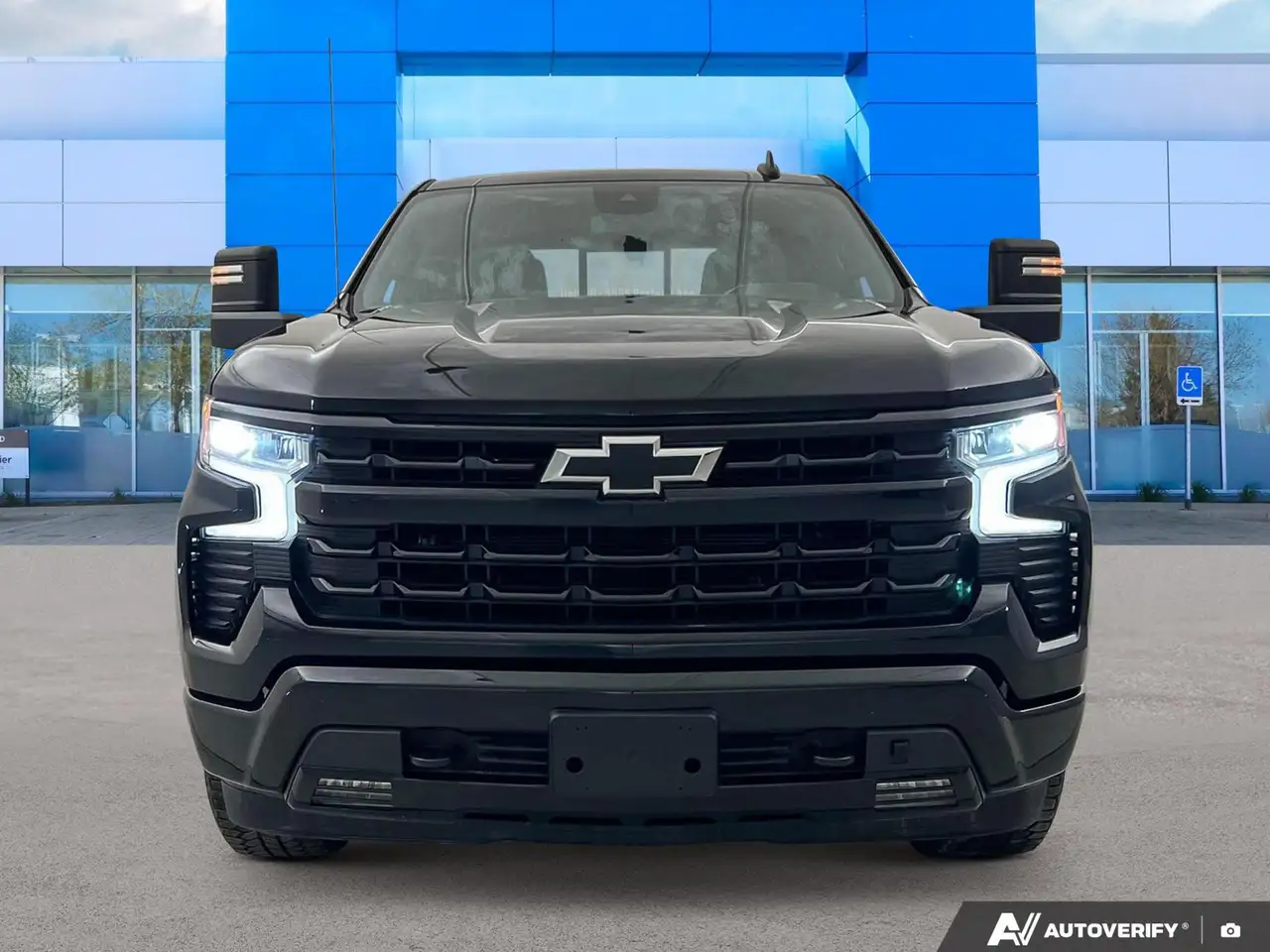 Chevrolet Silverado 1500 снимка Chevrolet Silverado 1500