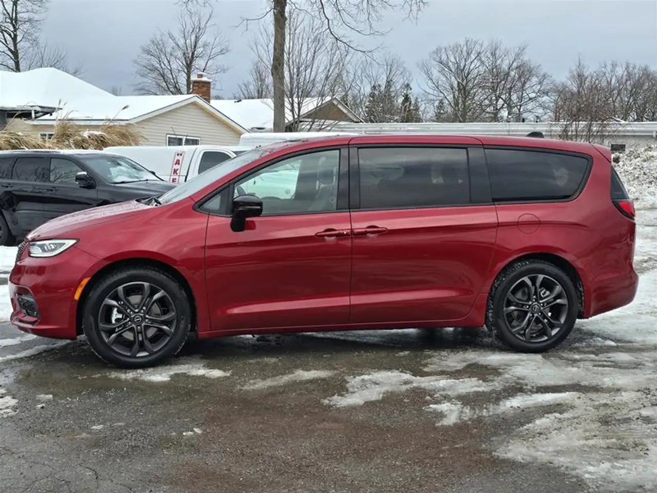 Chrysler Pacifica снимка Chrysler Pacifica